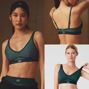 ALO YOGA Airlift Line Up Bra Winter Ivy Green Bralette - Small EUC
